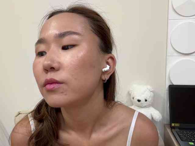 Naomi33