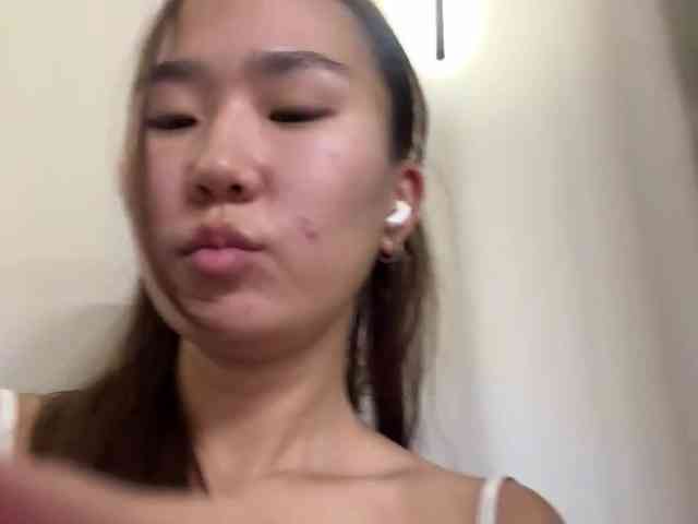 Naomi33