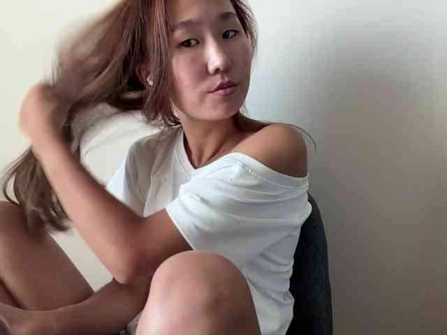 Naomi33