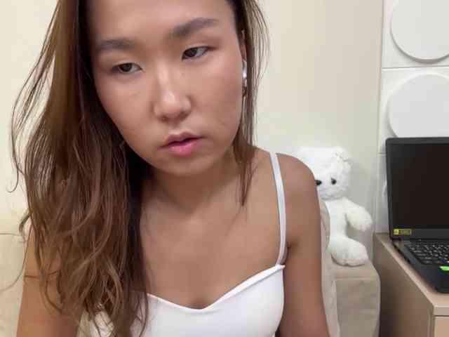 Naomi33