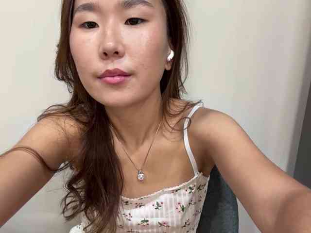Naomi33