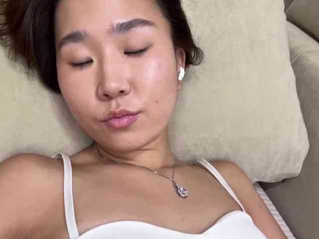 Naomi33