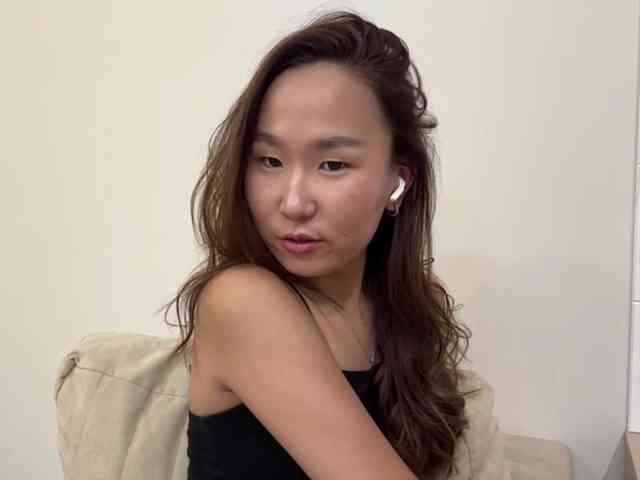 Naomi33