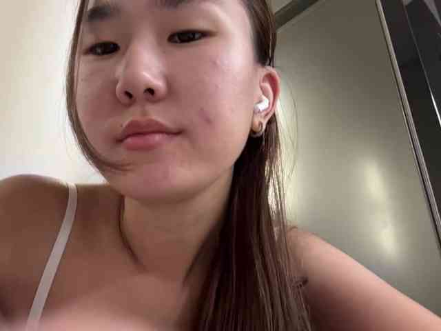 Naomi33
