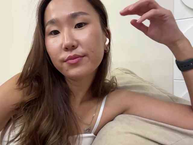 Naomi33
