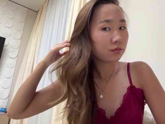 Naomi33