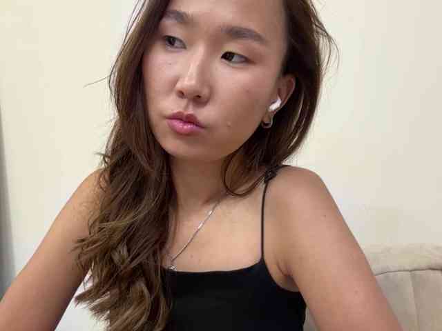 Naomi33