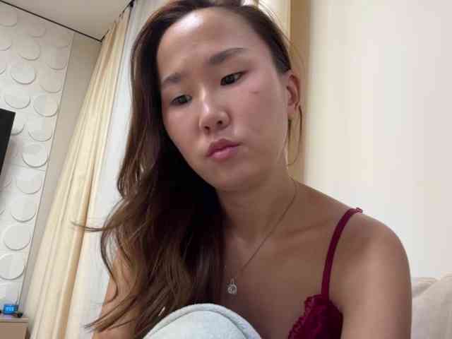 Naomi33