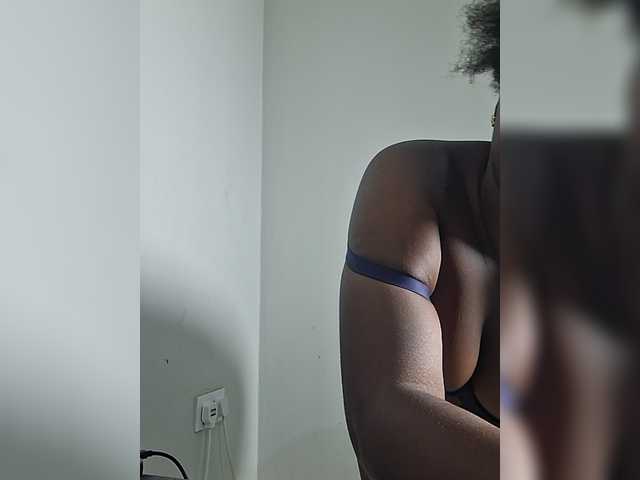 MissRry live cam on BongaCams