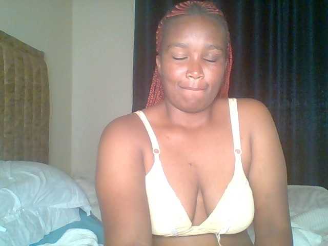 Hot-sexy-gurl live cam on BongaCams