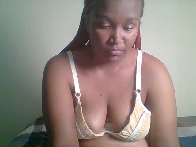 Hot-sexy-gurl live cam on BongaCams