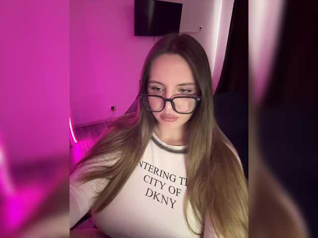 CrisKissa live cam on BongaCams