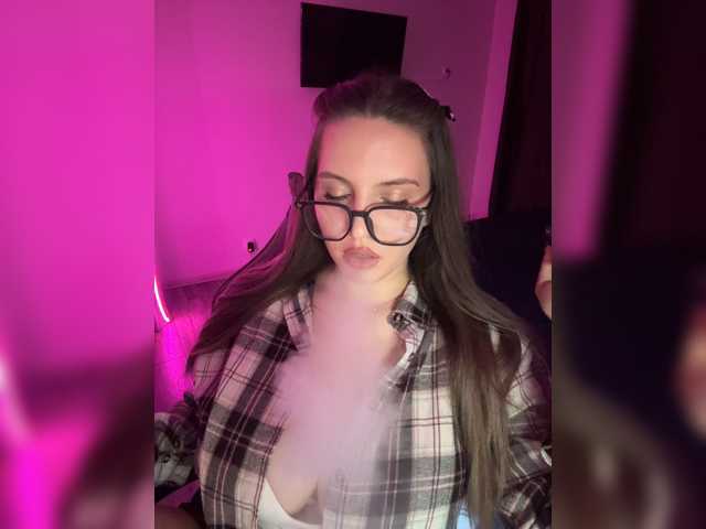 CrisKissa live cam on BongaCams