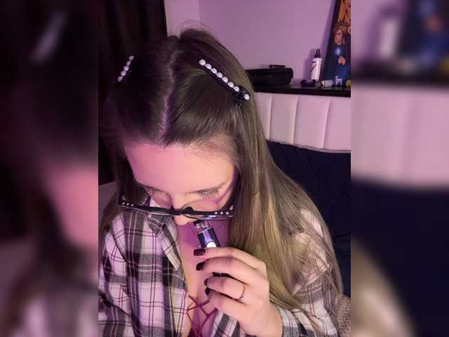 CrisKissa live cam on BongaCams