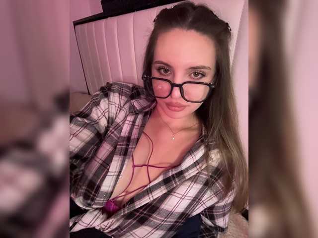 CrisKissa live cam on BongaCams