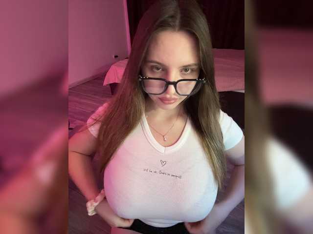 CrisKissa live cam on BongaCams
