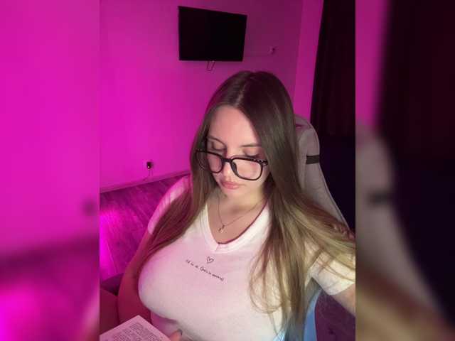 CrisKissa live cam on BongaCams