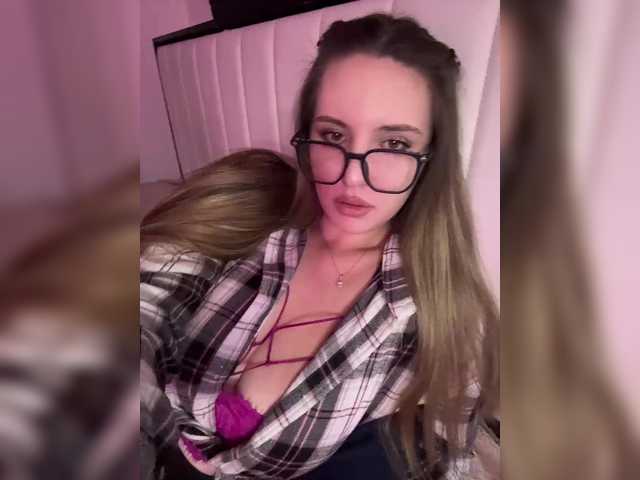 CrisKissa live cam on BongaCams