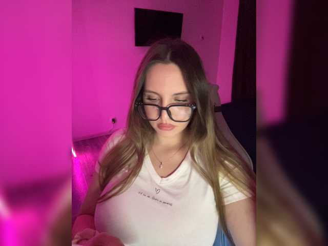 CrisKissa live cam on BongaCams