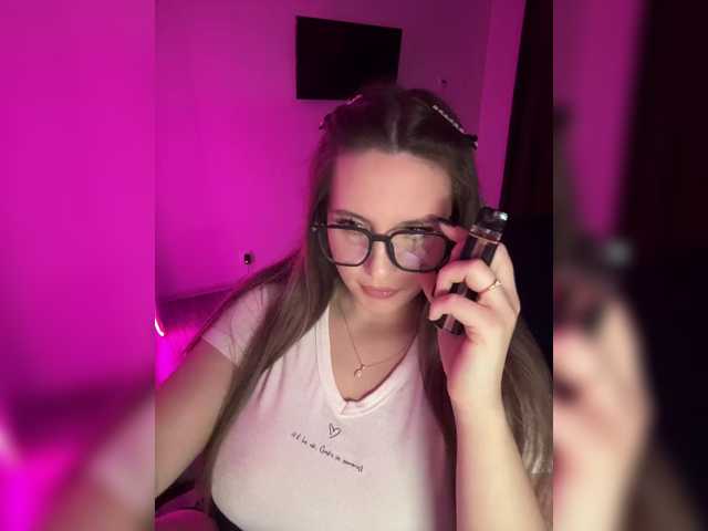 CrisKissa live cam on BongaCams
