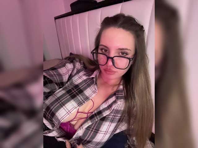CrisKissa live cam on BongaCams