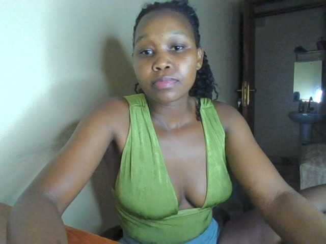 Iyannaamor live cam preview