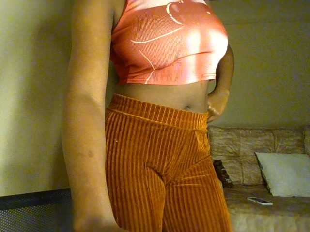 Iyannaamor live cam on BongaCams