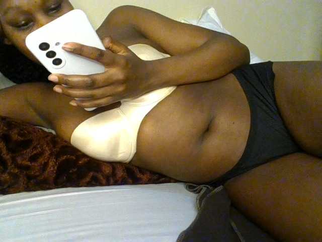 Iyannaamor live cam preview