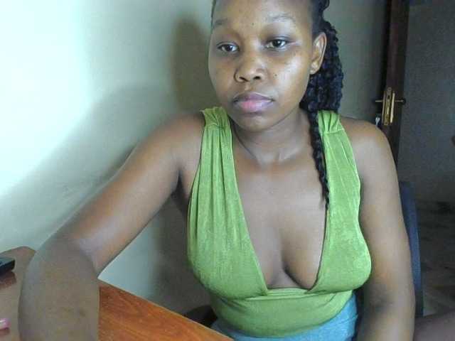 Iyannaamor live cam preview