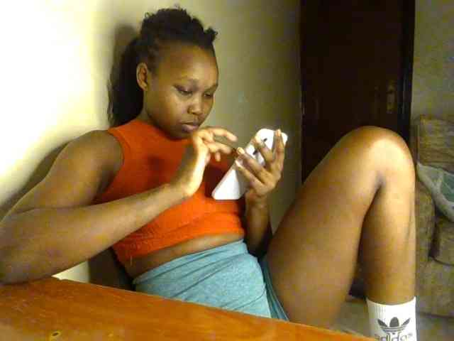 Iyannaamor webcam