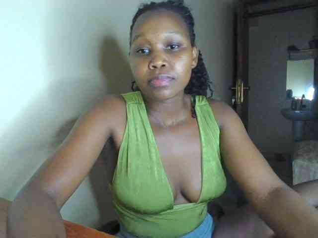 Iyannaamor webcam