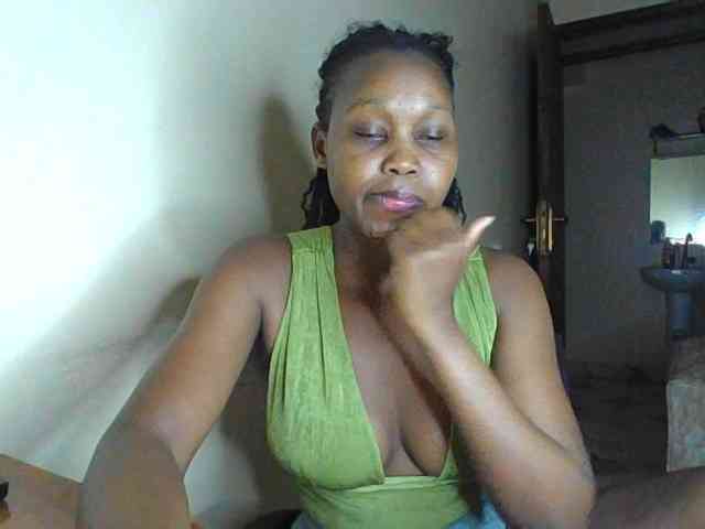 Iyannaamor webcam