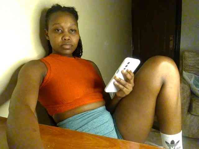 Iyannaamor webcam