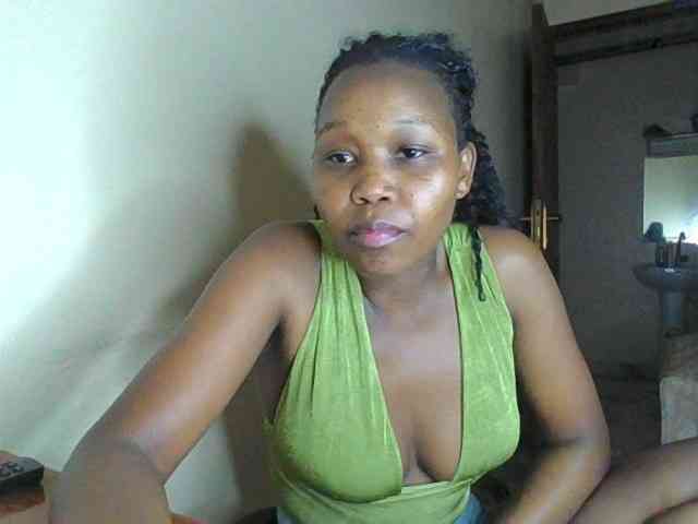 Iyannaamor webcam