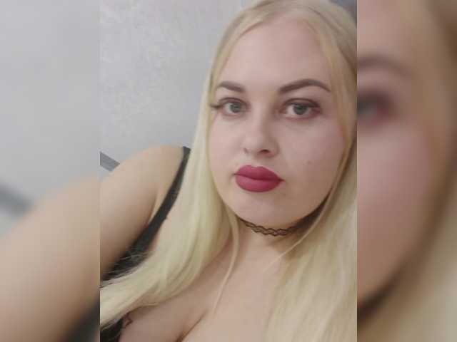 SexiBlondi live cam on BongaCams