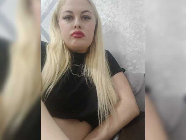 SexiBlondi live cam on BongaCams