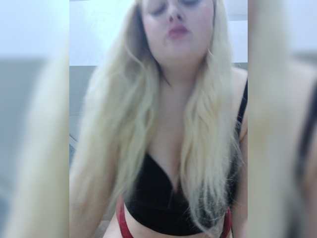 SexiBlondi live cam on BongaCams
