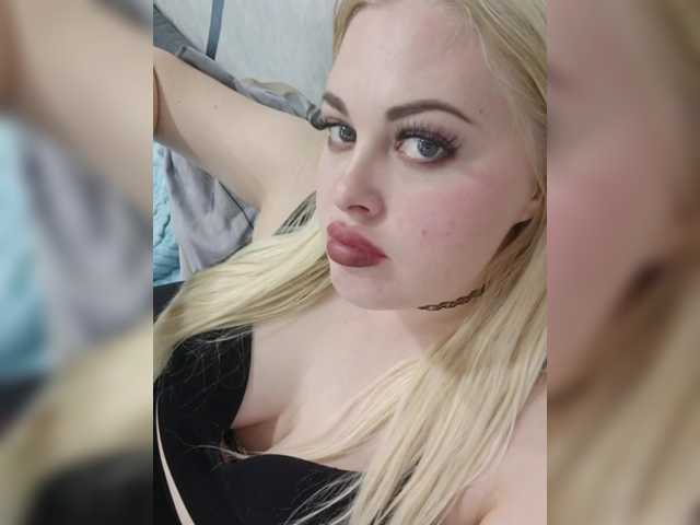 SexiBlondi live cam on BongaCams