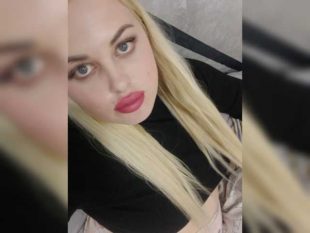 SexiBlondi live cam on BongaCams