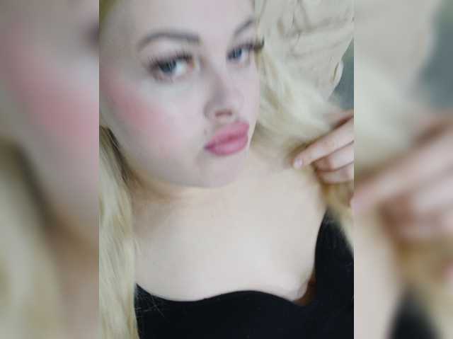 SexiBlondi live cam on BongaCams