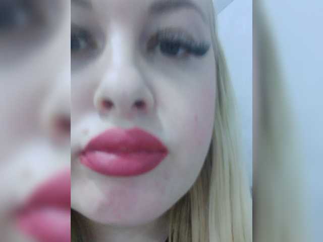 SexiBlondi live cam on BongaCams
