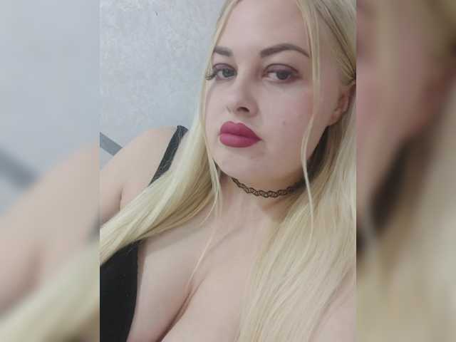 SexiBlondi live cam on BongaCams
