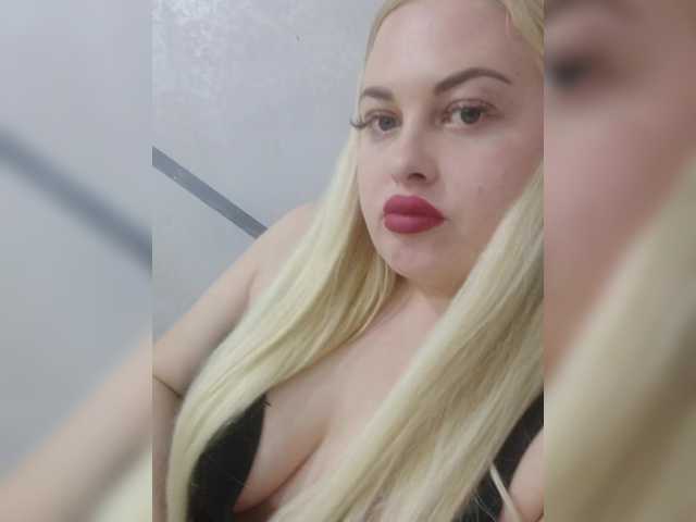 SexiBlondi live cam on BongaCams