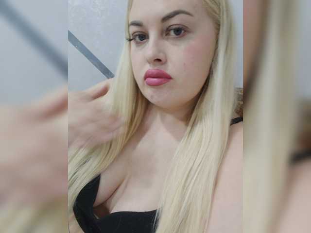 SexiBlondi live cam preview
