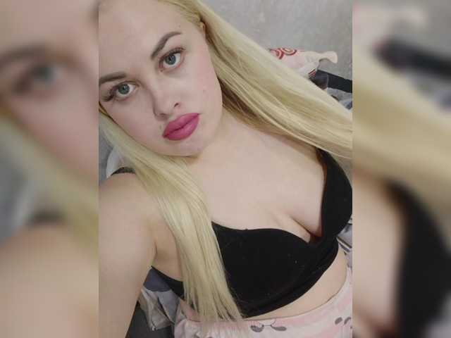 SexiBlondi live cam preview