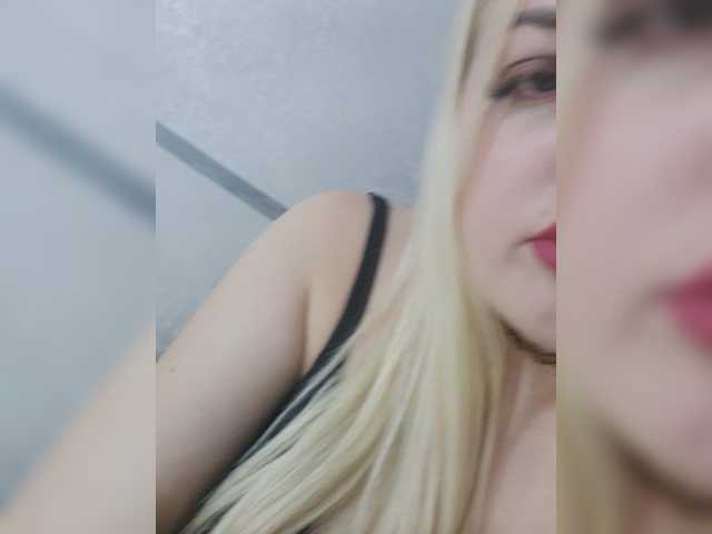 SexiBlondi live cam on BongaCams