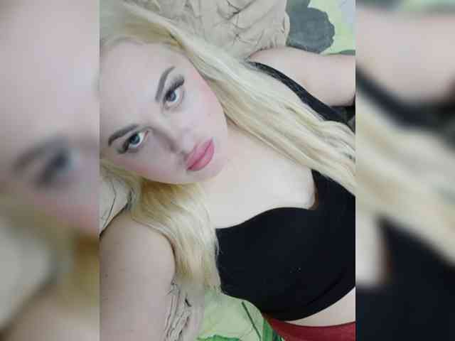 SexiBlondi webcam