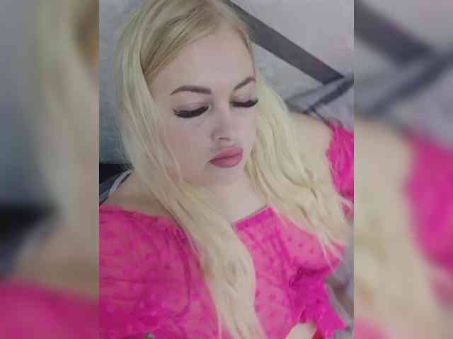 SexiBlondi webcam