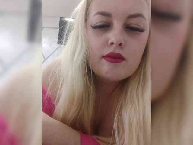 SexiBlondi webcam