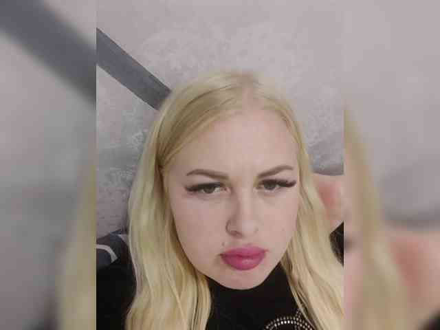 SexiBlondi webcam